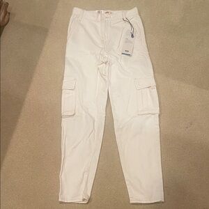 Levi’s Women’s Off-white Cargo Pants